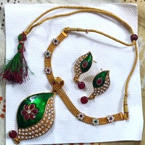 Necklace set